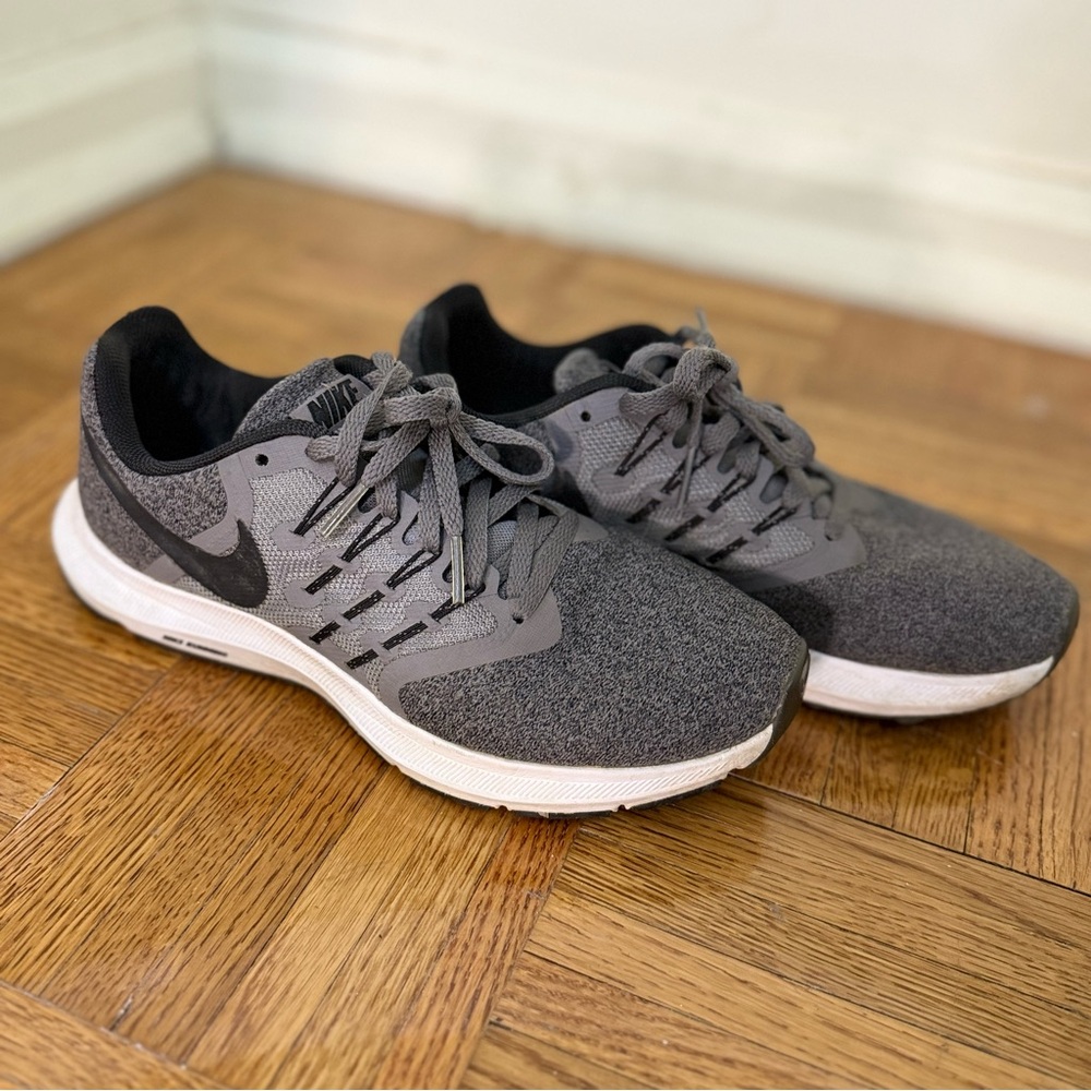 Nike Gray Running Shoes Size 8